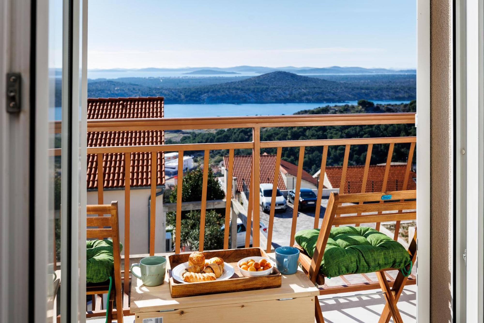 Summer Breeze Apartment - Quiet Place With A Spectacular View And A Garden Šibenik Екстериор снимка