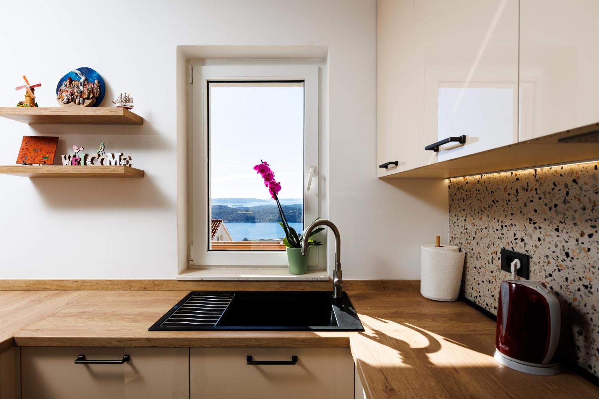 Summer Breeze Apartment - Quiet Place With A Spectacular View And A Garden Šibenik Екстериор снимка